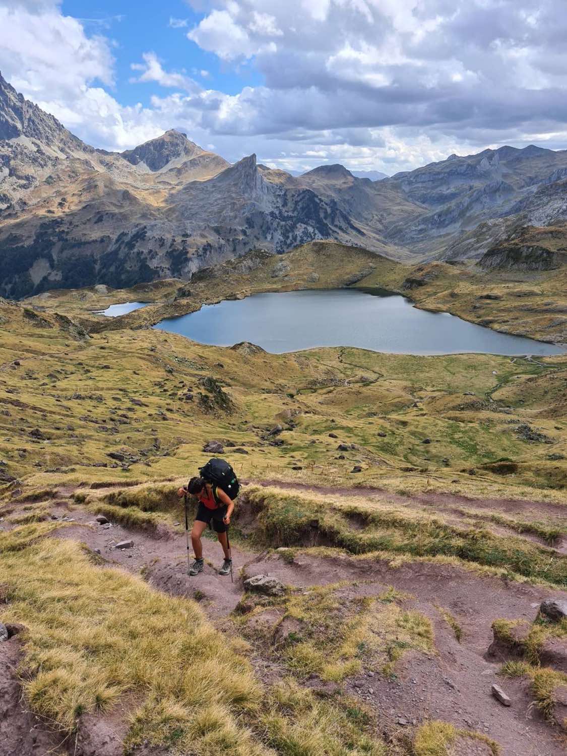 Anna en randonnée dans les Hautes-Pyrénées